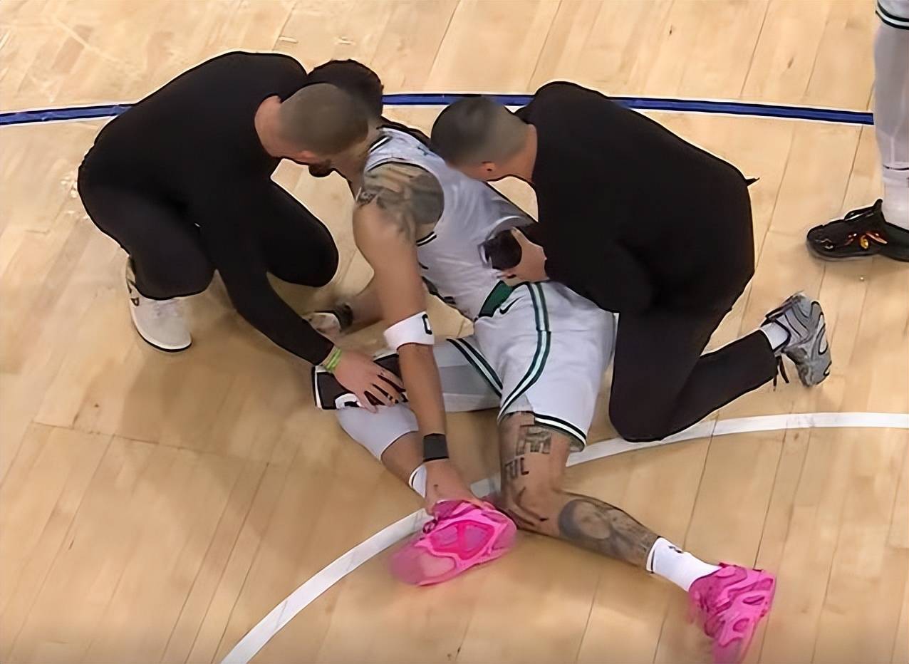 开云-塔图姆重返赛场，晋级下一阶段首场状态出色，公牛观众沸腾！的简单介绍-开云